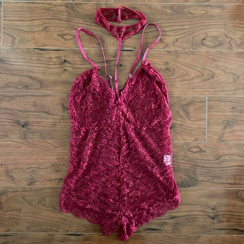 NWOT Red Lace Crossover 1 Piece Lingerie Romper with Chocker